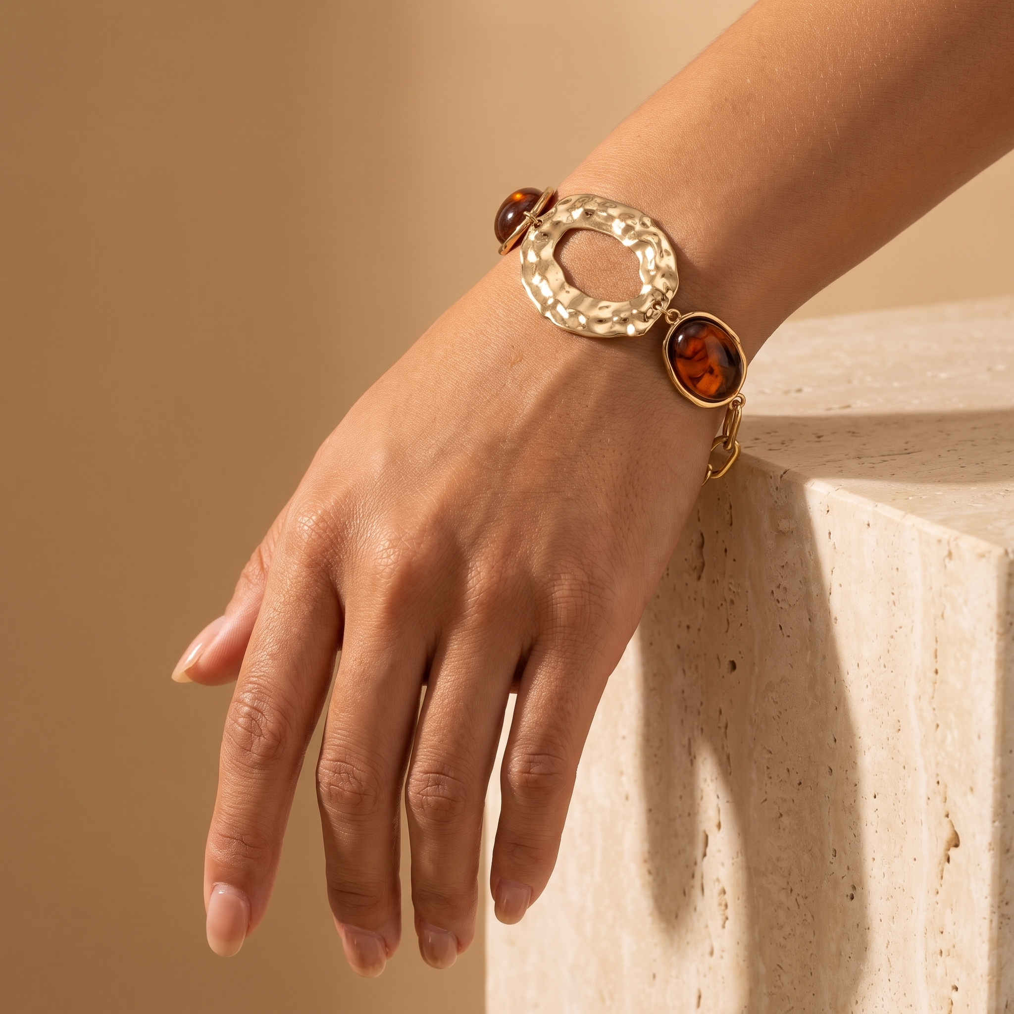Bracelet Comète porté, Maison Sveltesse