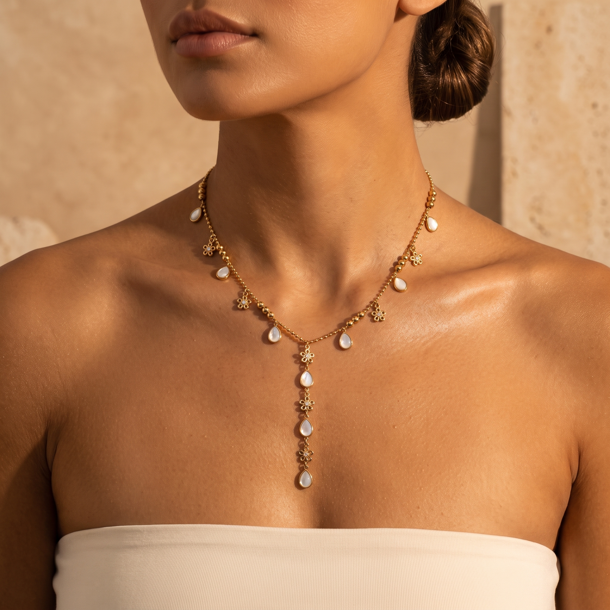 Collier Clair de Lune porté, Maison Sveltesse