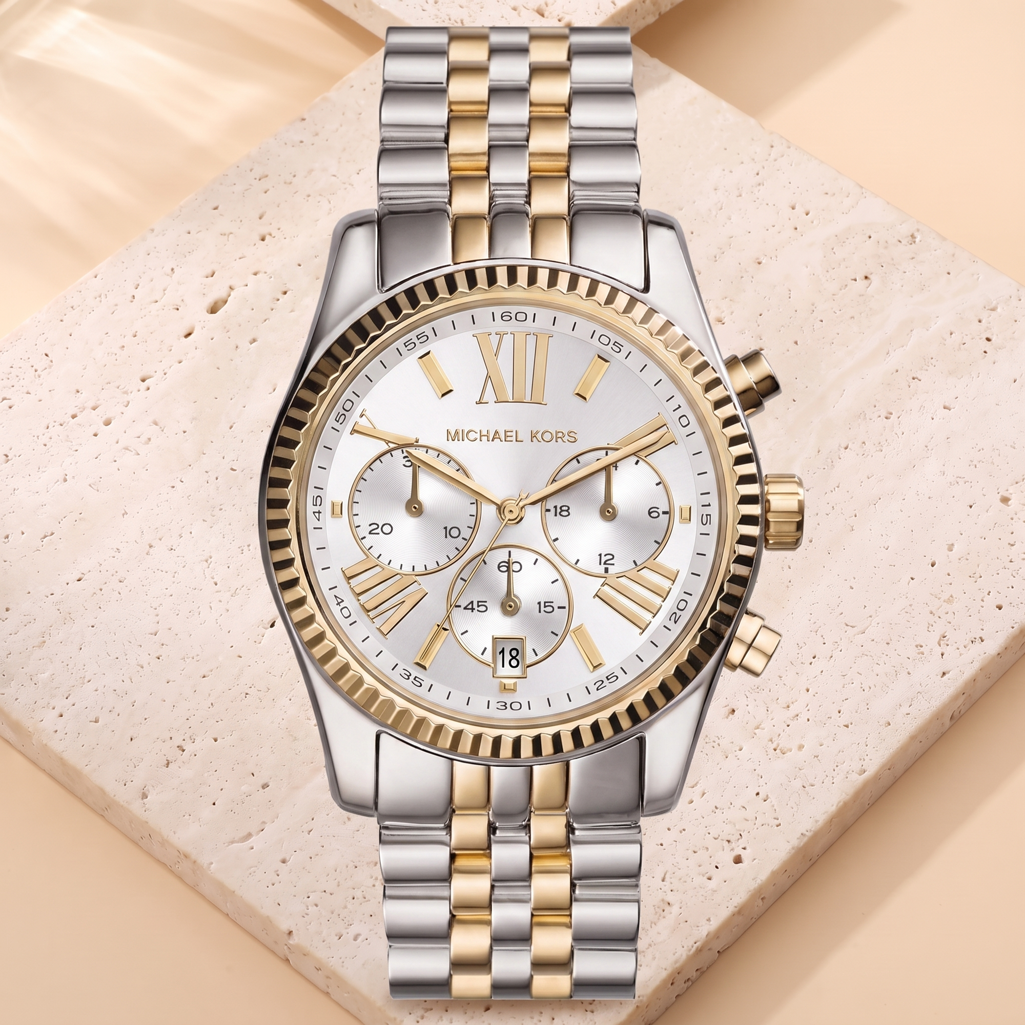 Montre Michael Kors Lexington, fond travertin