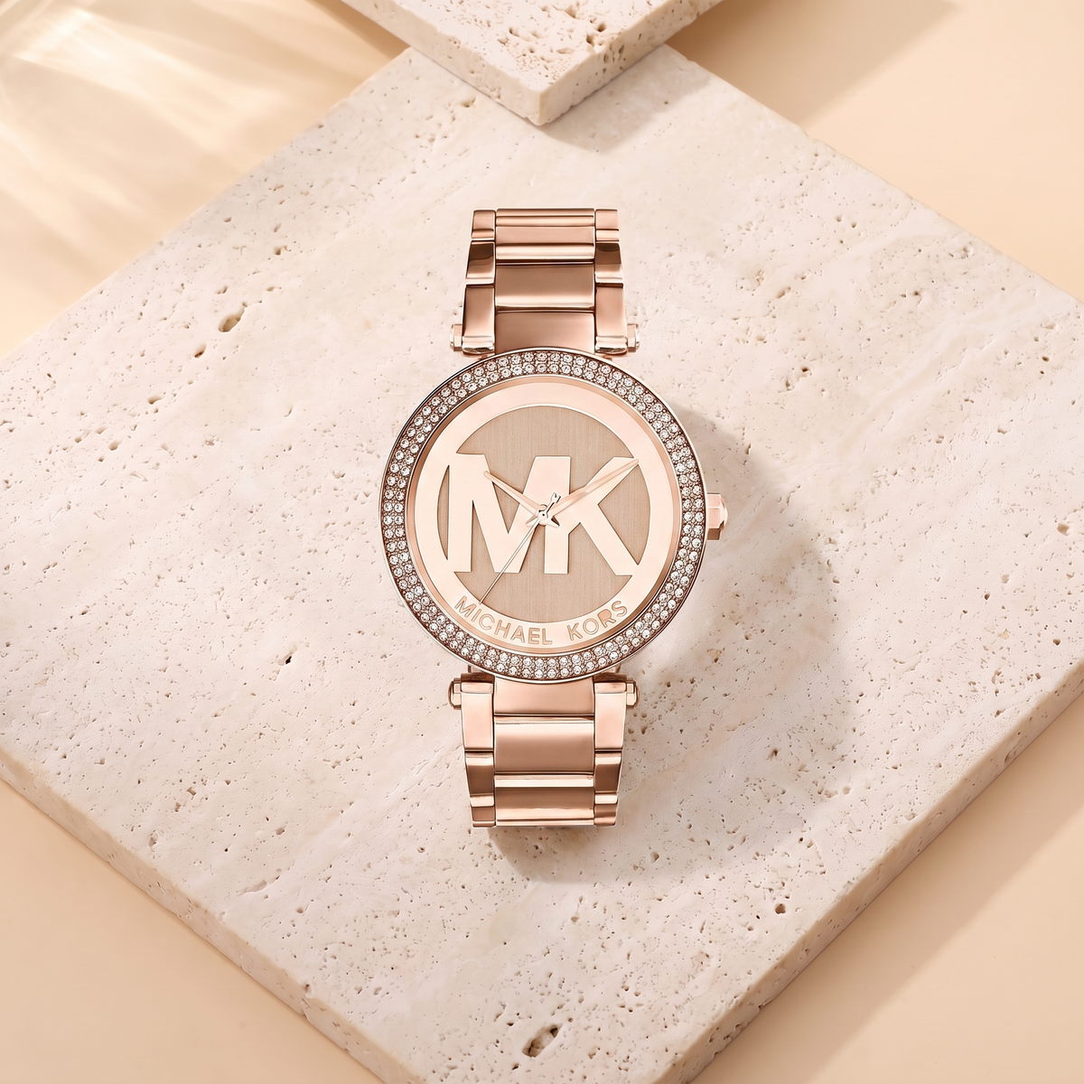 Montre Michael Kors Parker MK Dial, fond travertin